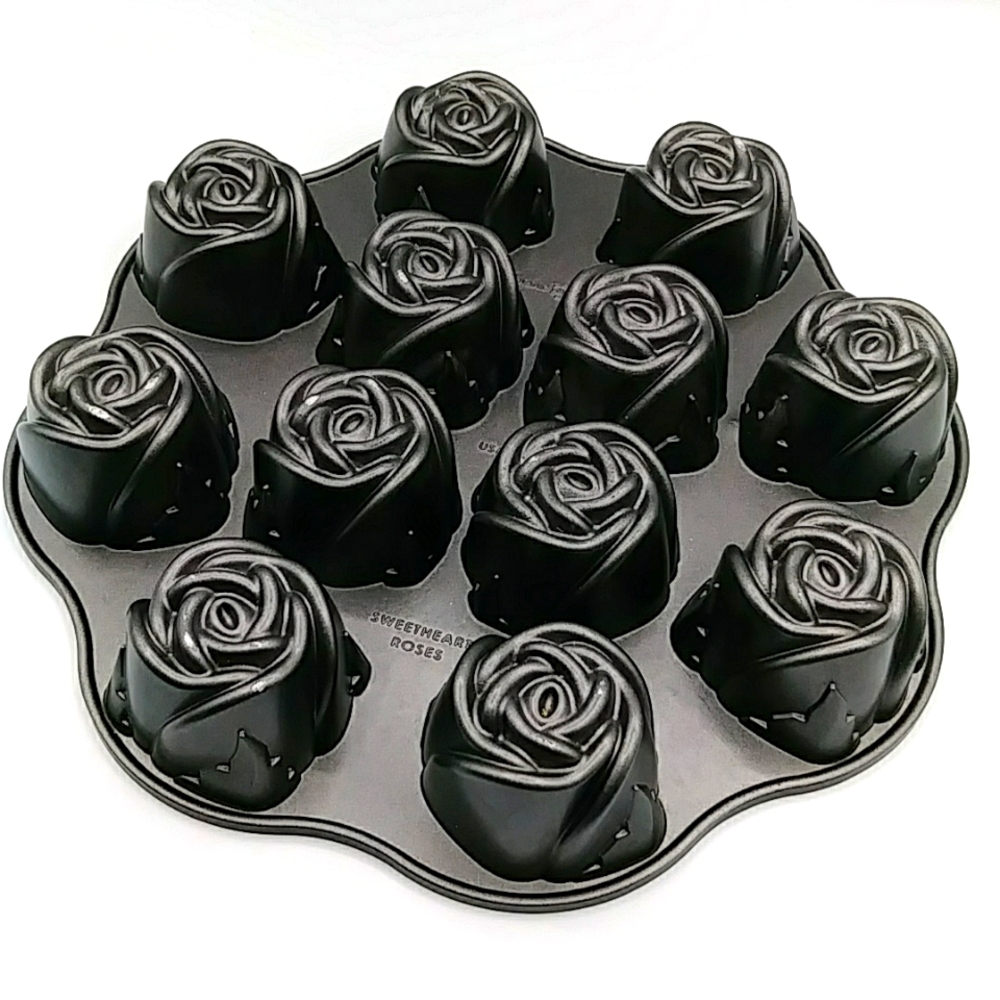 🌹HP! Nordic Ware Sweetheart Roses 12 Cakelet Pan.